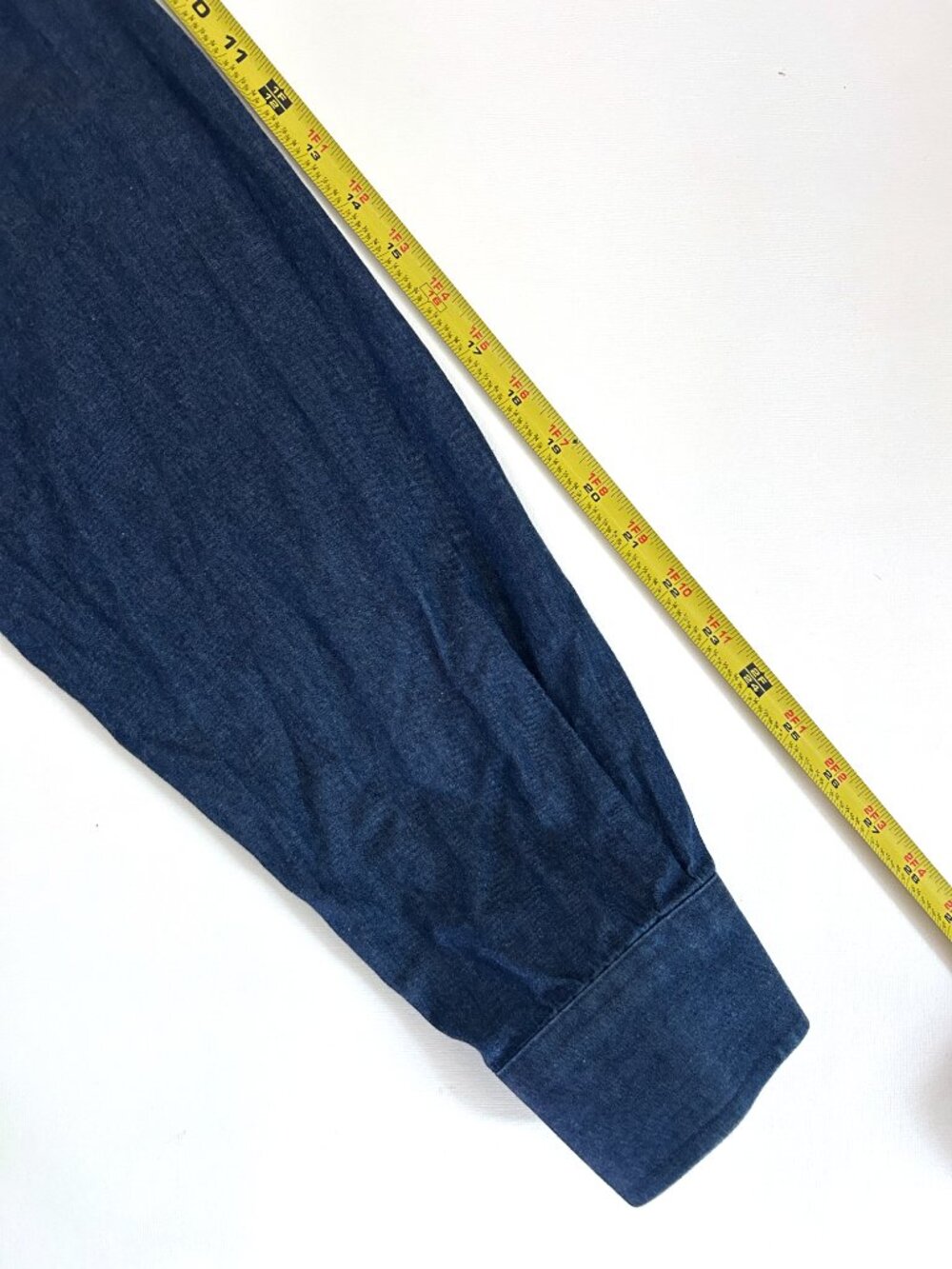 Vintage Orvis Chambray Button Down Shirt Made in Hong Kong 100% Cotton L - Picture 6 of 8